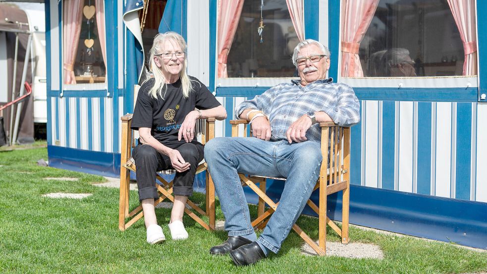 Dauercamper auf dem Campingplatz am Ludwigsee: Anne und Wilfried Wilker kommen seit 50 Jahren. Foto: Stefan Gelhot