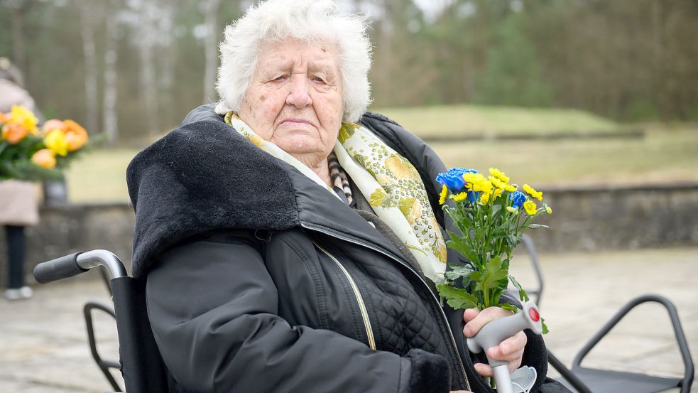 Anastasia Gulej besuchte das KZ Bergen-Belsen. Foto: dpa