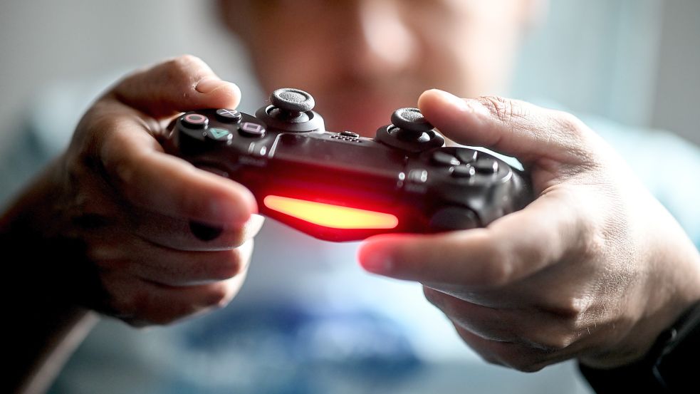 Dienste wie Xbox Game Pass oder EA Play machen Zocken ohne Limit möglich. Foto: dpa/Britta Pedersen