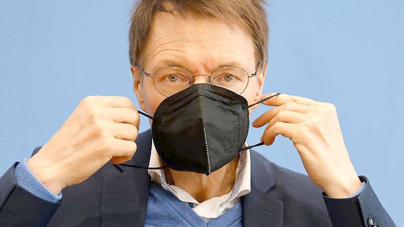 Bundesgesundheitsminister Karl Lauterbach hatte sich besorgt über diverse Omikron-Subvarianten geäußert. Foto: Carsten Koall/dpa