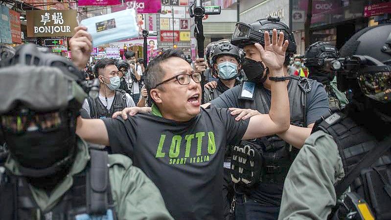 Tam Tak-chi wurde angelastet, den demokratischen Slogan „Befreit Hongkong, Revolution unserer Zeit“ oder „korrupte Polizisten“ sollten „zur Hölle gehen“ gerufen zu haben (Archivbild). Foto: Ivan Abreu/SOPA Images via ZUMA Wire/dpa