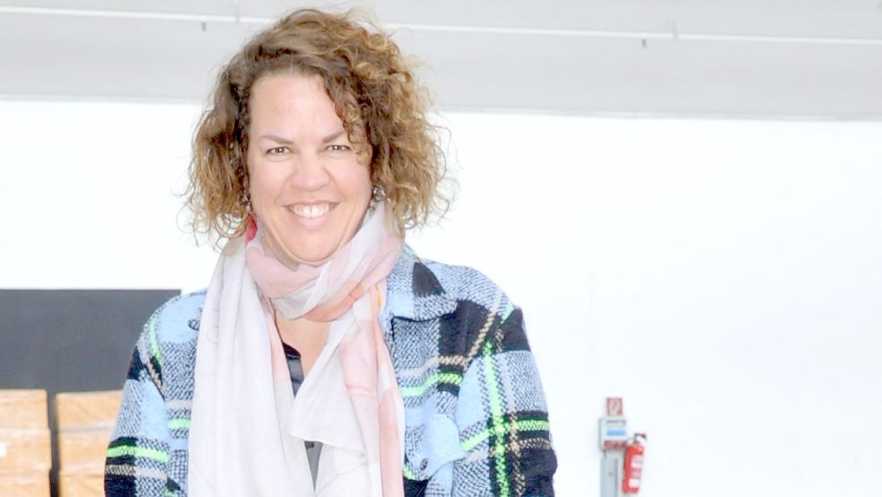Ruth Leffers gehört zu dem Team, das die Versteigerung vorbereitet. Foto: Gerd Schade