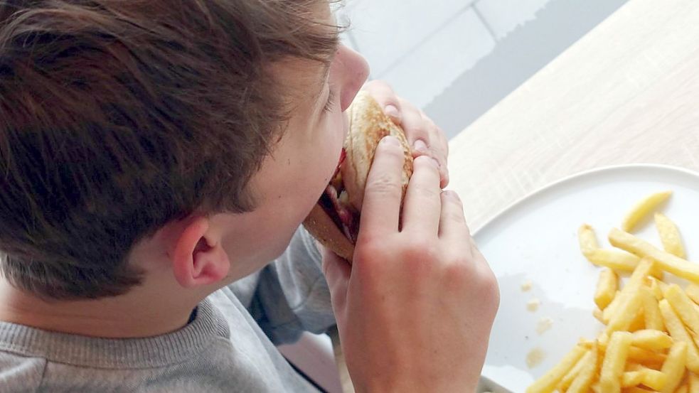 Kinder werden in einem Restaurant in Dierhagen nicht mehr bedient. (Symbolbild) Foto: imago/Frank Sorge