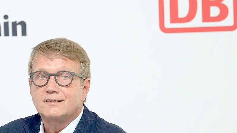 Soll bei seinem neuen Arbeitgeber die Umwandlung des Unternehmens in eine Aktiengesellschaft vorantreiben: Ronald Pofalla. Foto: Boris Roessler/dpa