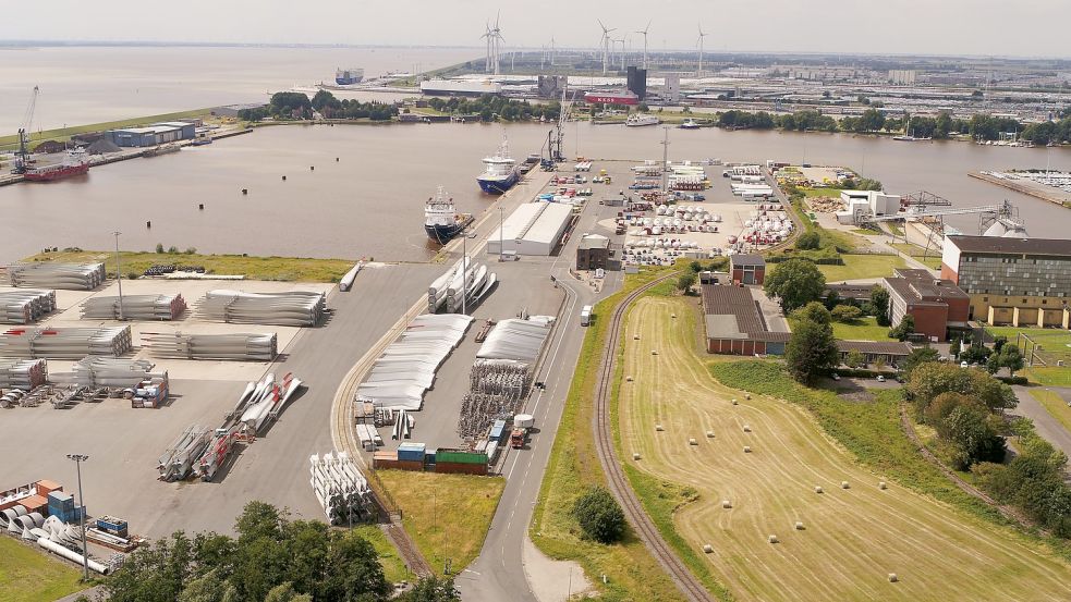 Der Niedersächsische Hafentag findet in diesem Jahr in Emden statt. Hauptgast ist Landeswirtschaftsminister Althusmann (CDU). Foto: Bruns/Archiv