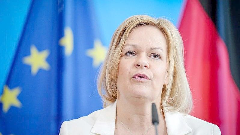 Bundesinnenministerin Nancy Faeser (SPD) bei einer Pressekonferenz in Berlin. Foto: Kay Nietfeld/dpa