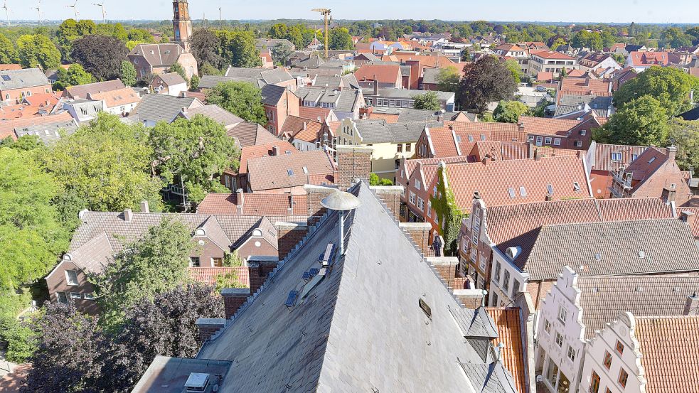 Noch gibt es auf den Dächern der Altstadt so gut wie keine Photovoltaikanlagen. Das soll anders werden, will die Gruppe SPD/Linke. Foto: Ortgies/Archiv