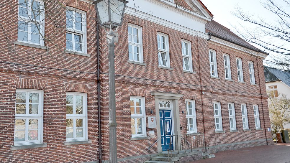 Vor dem Amtsgericht in Wittmund stand jetzt ein 23 Jahre alter Mann, weil er zum zweiten Mal kinderpornografische Videos und Bilder auf sein Handy geladen hatte. Foto: Ullrich