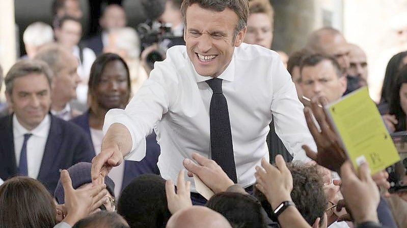 Emmanuel Macron war Frankreichs jüngster Präsident. Foto: Christophe Ena/AP/dpa