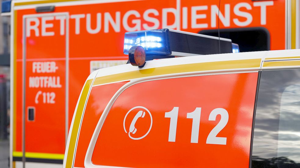 Rettungskräfte haben nach einem Unfall in Woltmershausen einen Neunjährigen mit Kopfverletzungen ins Krankenhaus gebracht. (Symbolfoto) Foto: imago images / Future Image