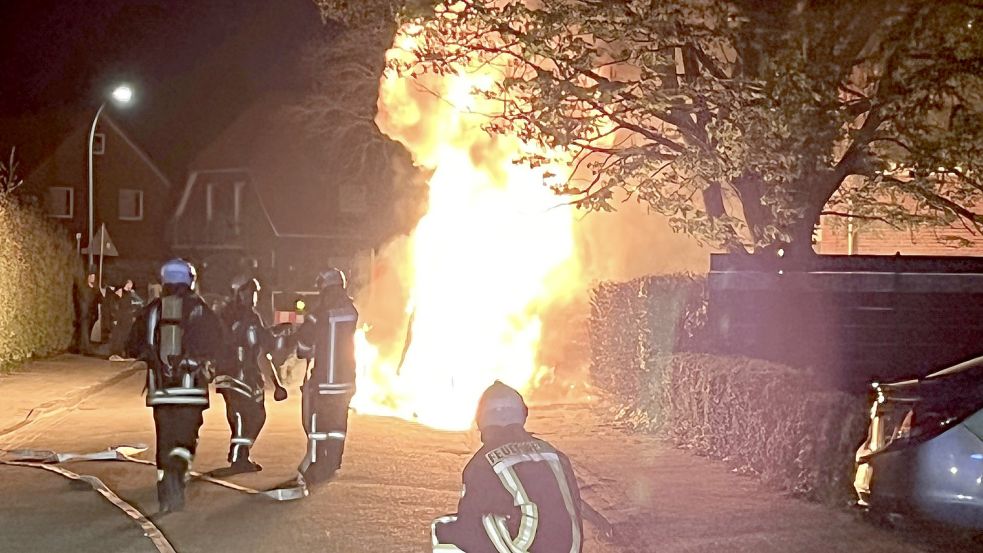 Gegen 21.30 Uhr war der Brand gemeldet worden. Foto: Feuerwehr