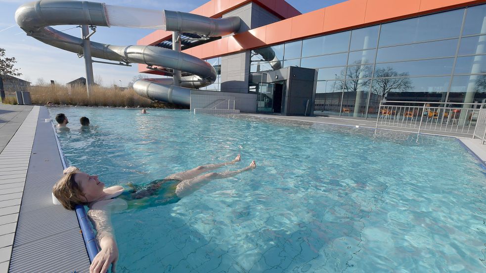 Im Sommer sind im De Baalje sowohl das Hallenbad als auch das Freibad geöffnet. Foto: Archiv/Ortgies