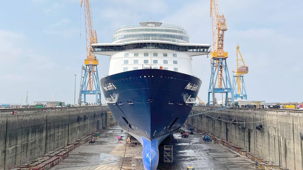Die 2017 von Meyer Turku abgelieferte „Mein Schiff 6“ wird derzeit im französischen Brest renoviert. Foto: TUI Cruises