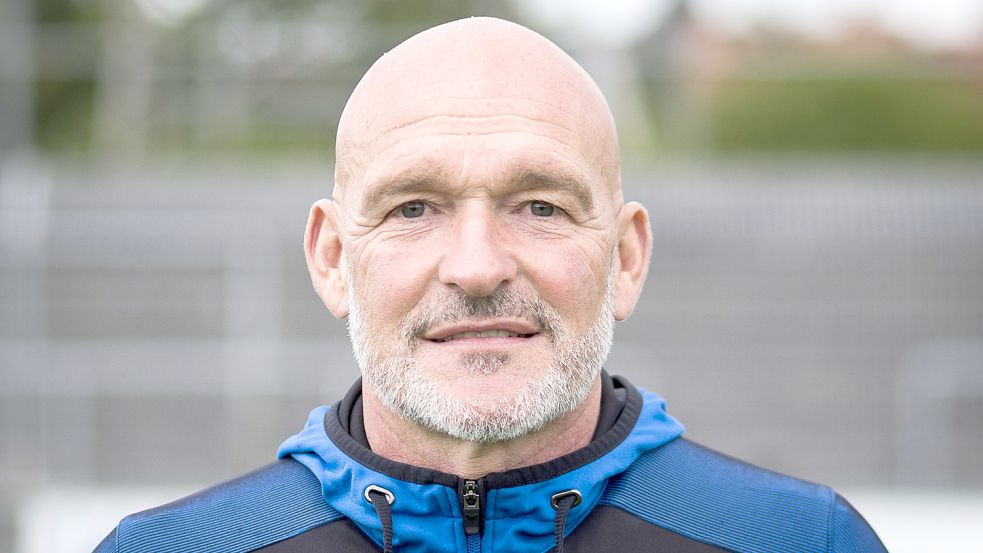 Kickers-Trainer Stefan Emmerling und Co. müssen weiter auf das erste Heimspiel in diesem Jahr warten. Archivfoto: Doden