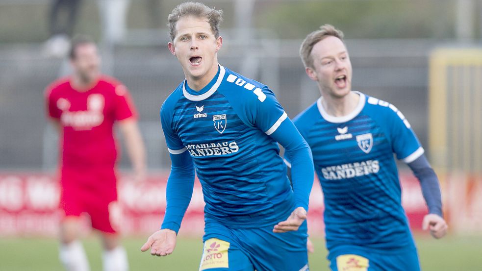 Heimspiel-Premiere 2022 geglückt: Holger Wulff (links) und Matthias Goosmann konnten einen 2:0-Erfolg gegen FT Braunschweig bejubeln. Archivfoto: Doden