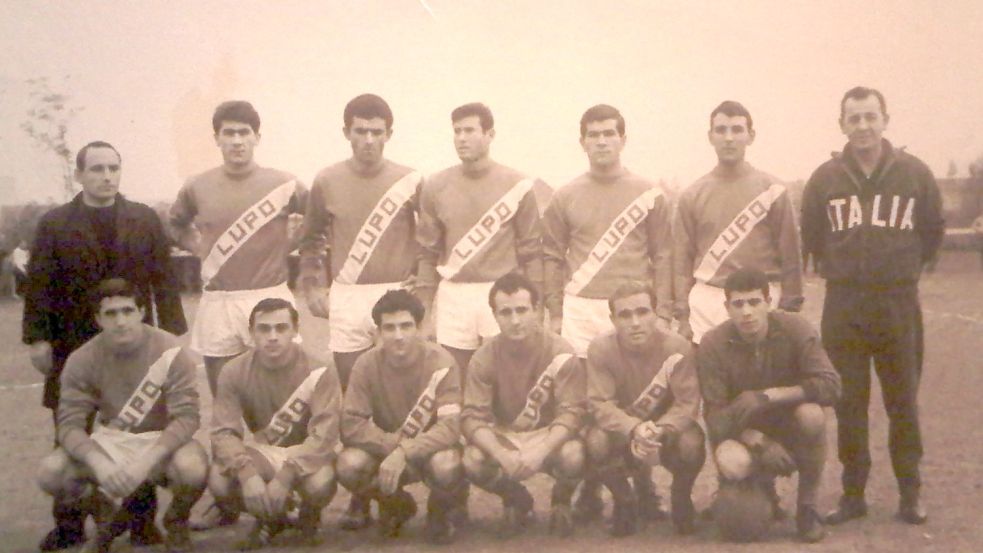 Ein Mannschaftsbild aus der Gründungszeit: Da trugen die ausnahmslos italienischen Fußballer noch ihren Namen Lupo auf dem weißen Brustring. Fotos: Privat