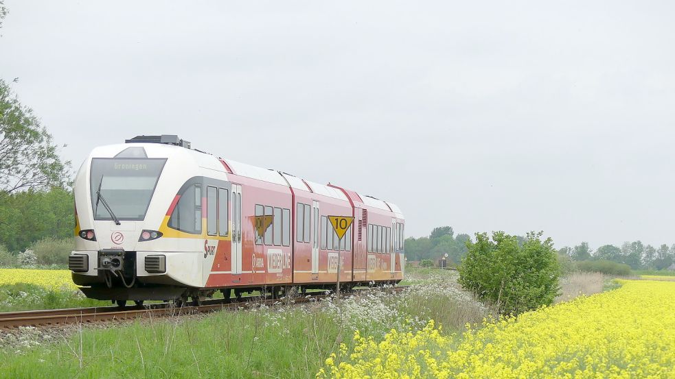 Derzeit pendelt die Arriva-Bahn lediglich zwischen Weener und Groningen. Foto: Archiv