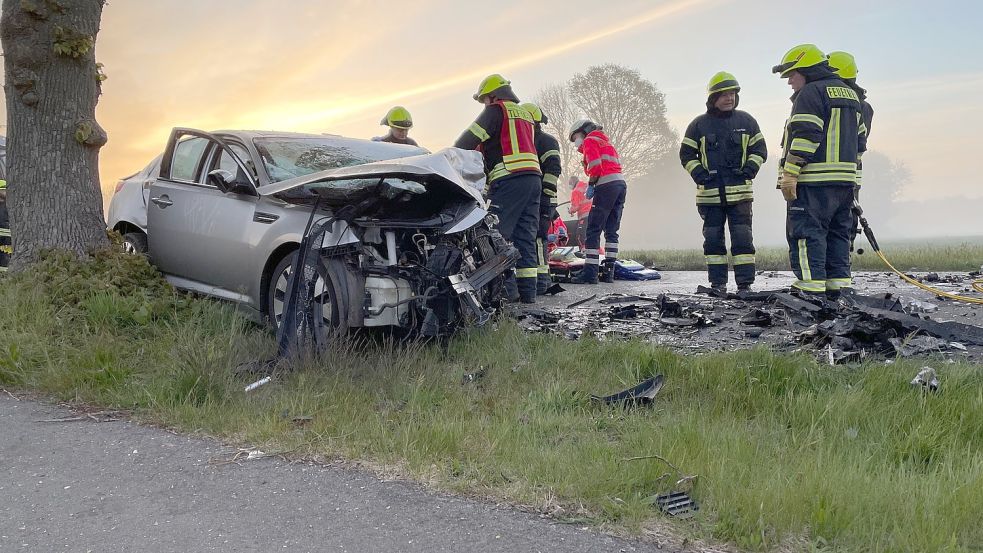 In den frühen Morgenstunden wurden die Einsatzkräfte an die Bokeler Straße in Papenburg gerufen. Fotos: Feuerwehr