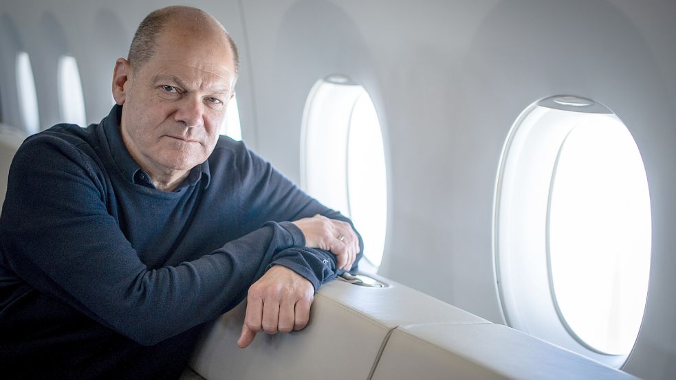 Krisenkanzler unterwegs: Olaf Scholz. Nach Kiew wird er vorerst nicht reisen. Dem steht die Auslandung des Bundespräsidenten Mitte April im Weg, sagte er jetzt im ZDF-Gespräch. Foto: dpa