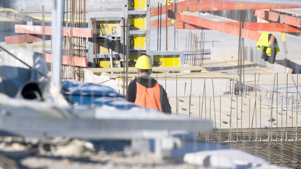 Arbeit ist offenbar genug da. Foto: Stratenschulte/dpa