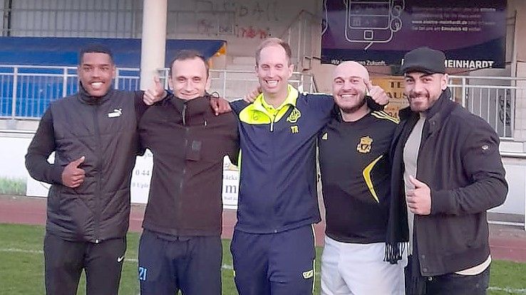 Am Mittwoch begrüßte Michael Zuidema (Mitte) Trainingsgäste aus Holland. Das Foto zeigt (von links): Jarickson Saragoza, Marco Oost, George Goguadze und Nikky Goguadze. Foto: Privat