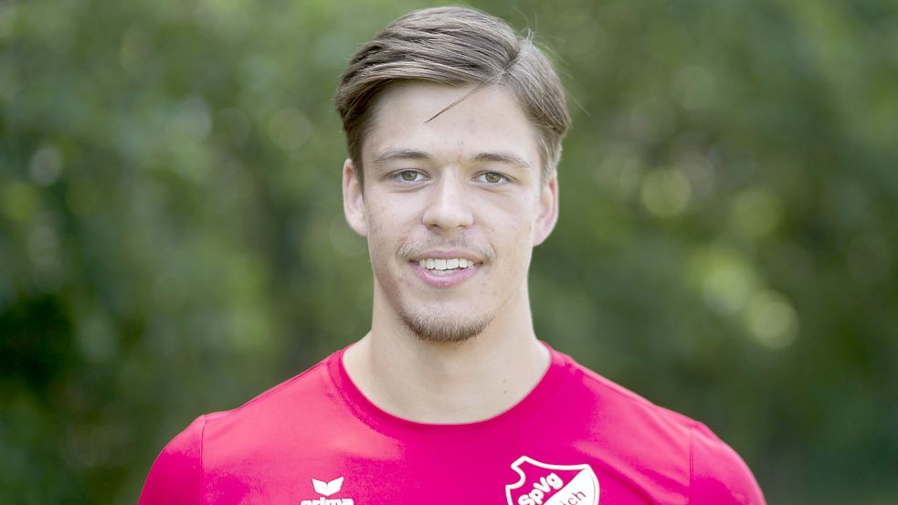 Simon Smit ließ die SpVg Aurich in der Nachspielzeit noch jubeln. Foto: Doden