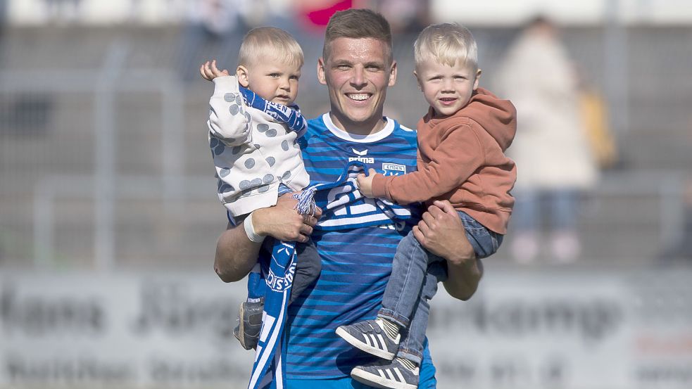 Bastian Dassel ist gesperrt und könnte sich um seine Söhne kümmern.