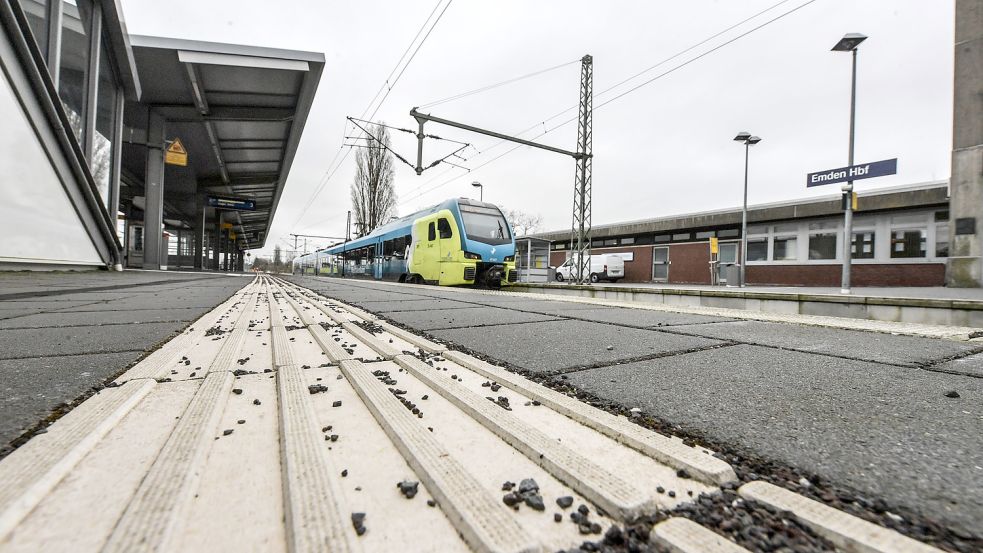 Bahnfahrer müssen sich auf Einschränkungen einstellen. Foto: Ortgies/Archiv