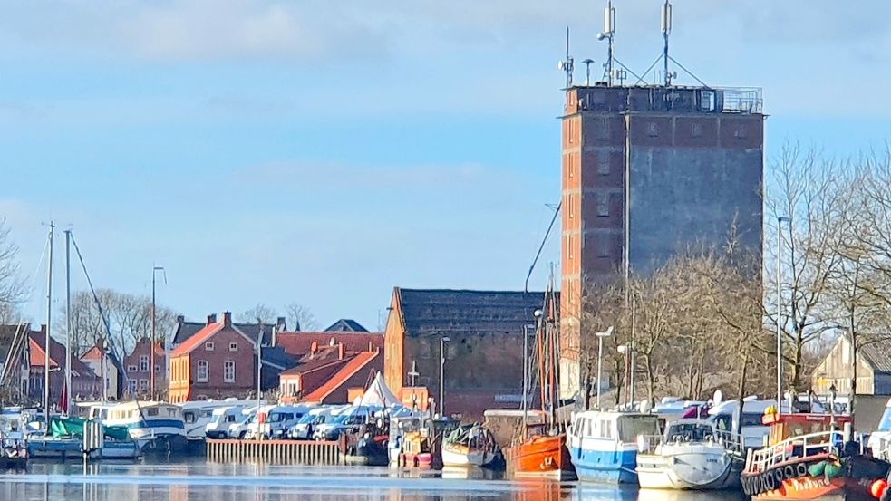 Der Hafen von Weener ist bei Wohnmobilfahrern beliebt. Foto: Gettkowski
