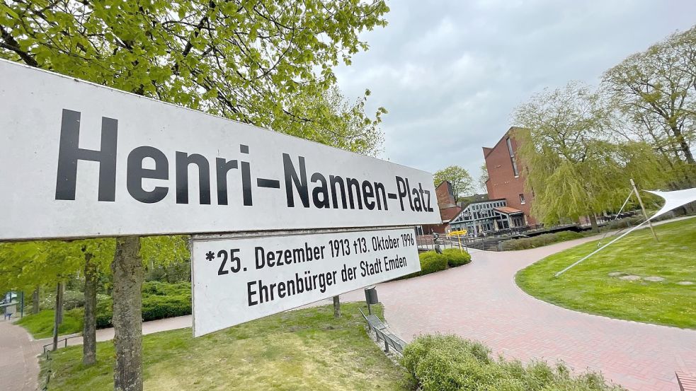 Der Henri-Nannen-Platz vor der Emder Kunsthalle. Welche Straßen oder Plätze in Emden nach verdienten Persönlichkeiten oder historisch bedeutenden Städten benannt werden, entscheidet in Emden der Rat. Foto: Päschel