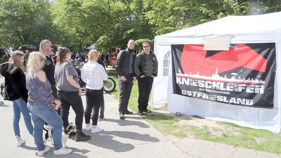 Vor dem Typisierungszelt bildete sich zeitweise eine lange Schlange. Bild: Passmann