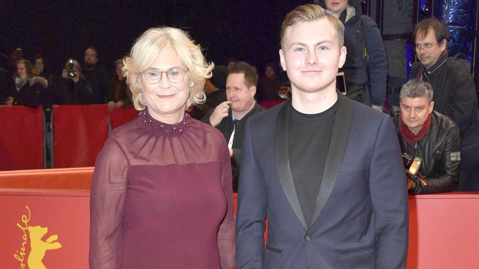Die heutige Verteidigungsministerin Christine Lambrecht mit ihrem Sohn Alexander bei der Berlinale 2020. Foto: imago images/Future Image