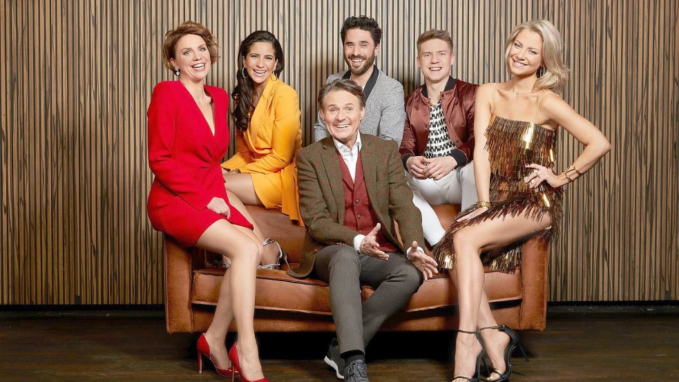 GZSZ-Special mit Gisa Zach, Chryssanthi Kavazi, Wolfgang Bahro, Jan Kittmann, Lennart Borchert und Valentina Pahde. Foto: RTL/Bernd Jaworek