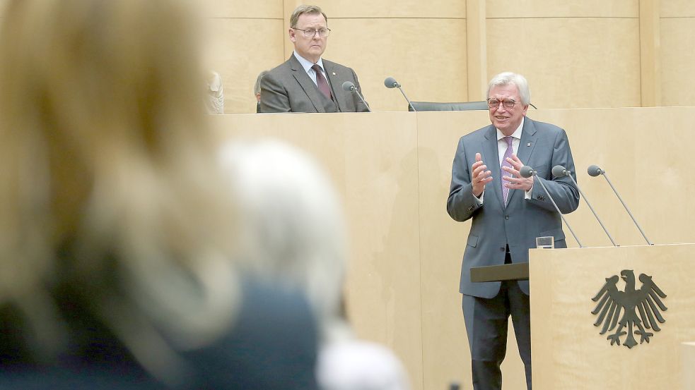 Übt Kritik am Ergänzungshaushalt der Ampel-Koalition: Hessens Ministerpräsident Volker Bouffier (CDU) bei der Sondersitzung des Bundesrats. Foto: DPA