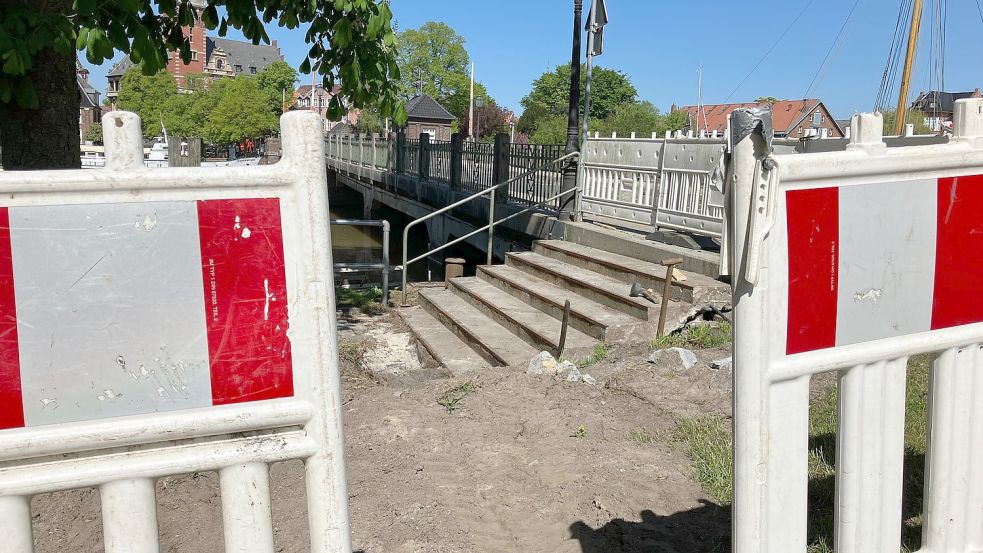 An der Treppe zur Rathausbrücke wird derzeit gearbeitet. Foto: Kierstein