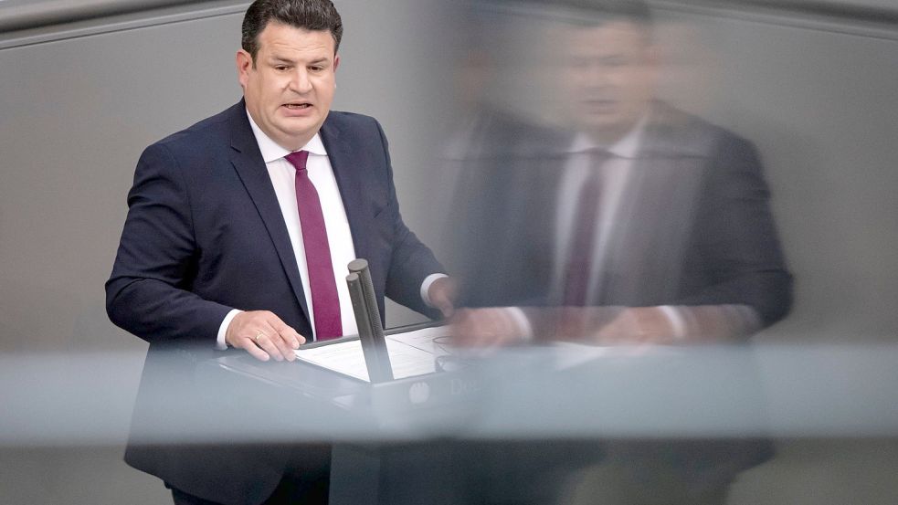 Bundesarbeitsminister Hubertus Heil (SPD) bei einer Debatte im Bundestag. Foto: Fabian Sommer/dpa