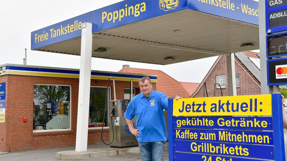 Befürchtet Chaos in den ersten Juni-Tagen: Tankwart Eduard Poppinga aus Greetsiel. Foto: Wagenaar