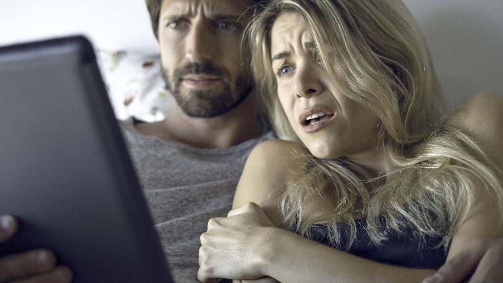 Macht es noch Spaß einen Film zu gucken, wenn man die besten Szenen bereits kennt? Foto: imago images/PhotoAlto (Symbolbild)