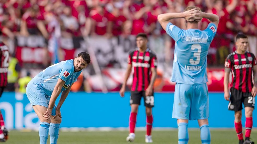 Die Freiburger unterlagen Bayer Leverkusen mit 1:2. Foto: Marius Becker/dpa