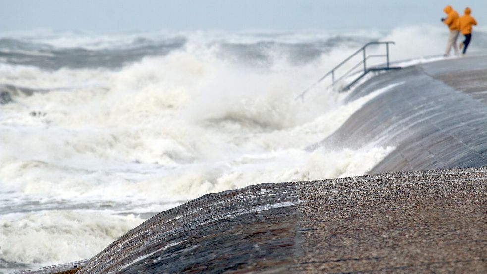 Das Orkantief „Ylenia“ wütete ganz ordentlich auf Norderney. Foto: Bartels/dpa