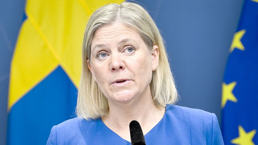 Magdalena Andersson, Ministerpräsidentin von Schweden, spricht während einer Pressekonferenz. Die schwedische Regierung hat beschlossen, einen Antrag auf Nato-Mitgliedschaft zu stellen. Foto: Montgomery/Tt/TT News Agency/AP/DPA