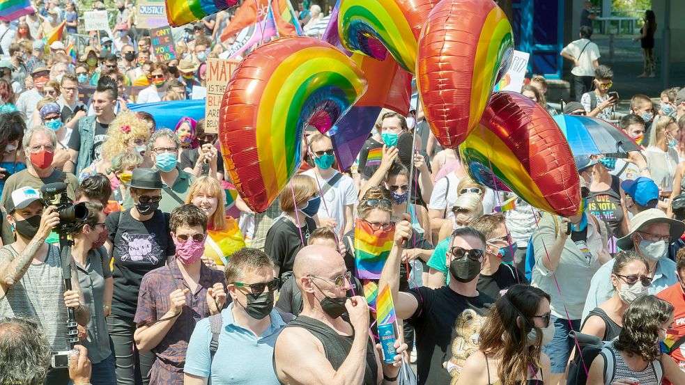 Hier wird in Berlin für die gleichen Rechte für alle demonstriert. Foto: Riedl/DPA