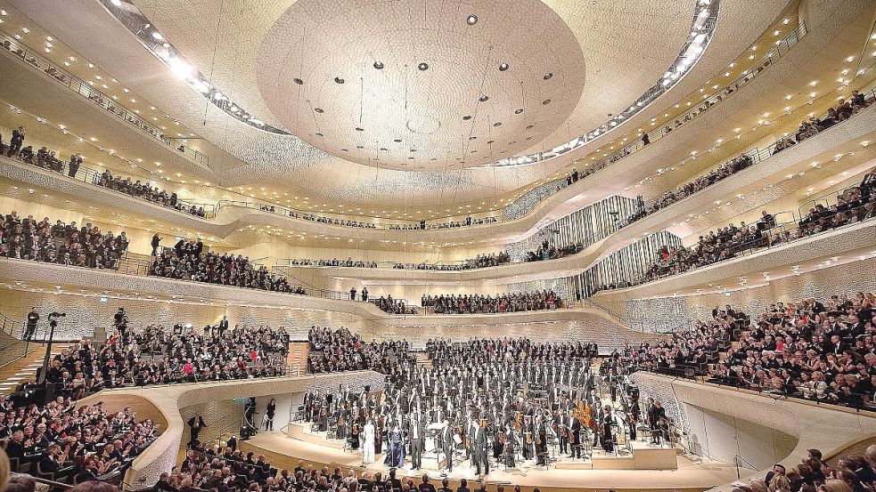 Haus mit Profil: Der große Saal in der Elbphilharmonie. Foto: Christian Charisius/dpa