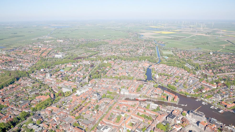 Emden aus der Luft betrachtet. Die Stadt ist seit 2016 Masterplan-Kommune 100 Prozent Klimaschutz. Foto: Bruns