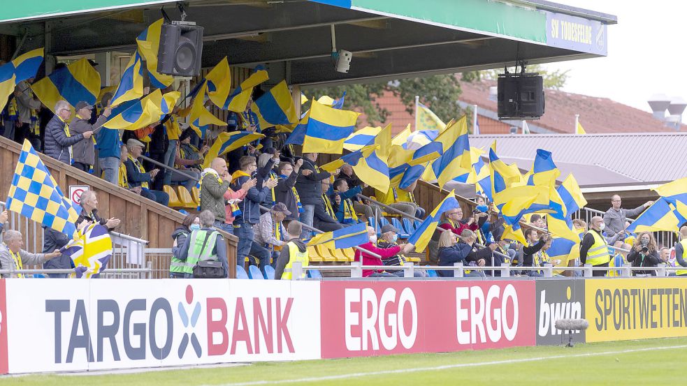 Das bisher größte Spiel der Vereinsgeschichte fand für den SV Todesfelde 2020 statt, als der Dorfklub aus Schleswig-Holstein im DFB-Pokal dem damaligen Zweitligisten VfL Osnabrück nur 0:1 unterlag. Foto: Imago