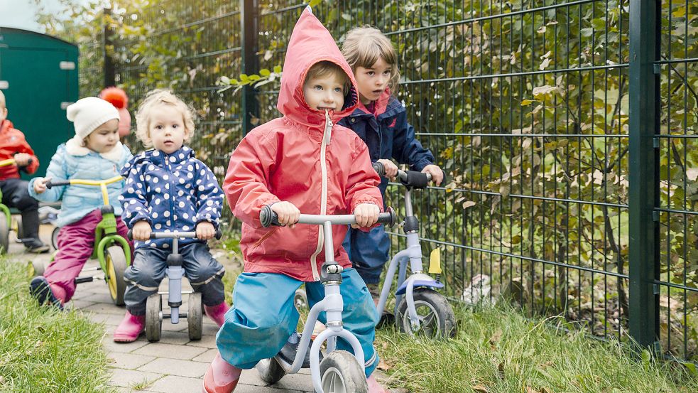 Ein Kita-Platz ist meistens Voraussetzung dafür, dass Eltern arbeiten gehen können. Gibt es keinen Platz für den Nachwuchs, führt das in Familien zu Betreuungsproblemen. Symbolfoto: DPA