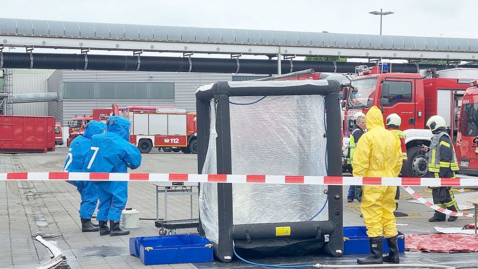 Der ABC-Trupp der Feuerwehr musste zu einem Chemieunfall bei MKW ausrücken. Foto: Kreisfeuerwehrverband