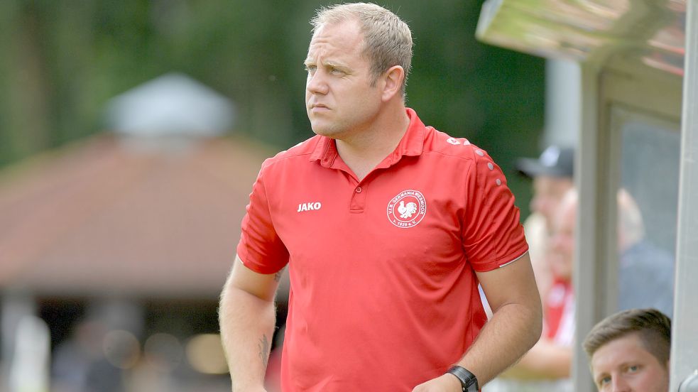 Trainer Frank Löning konnte am Ende noch über ein Remis jubeln. Foto: Ortgies