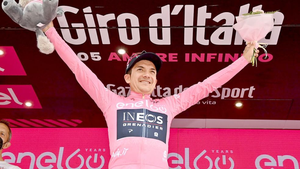 Richard Carapaz bleibt beim Giro im Rosa Trikot. Foto: Massimo Paolone/LaPresse/AP/dpa