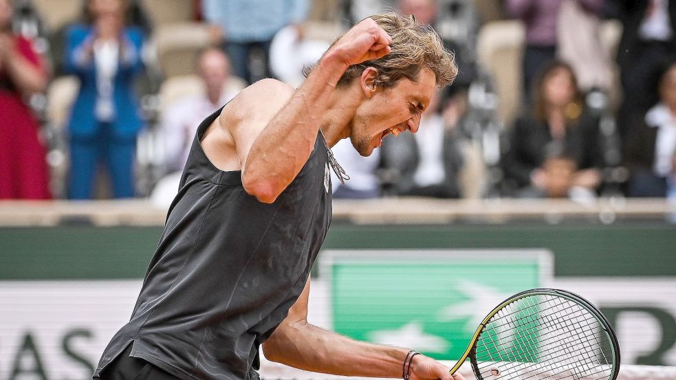 Tennis-Olympiasieger Alexander Zverev kämpfte sich in Paris in die dritte Runde. Foto: Matthieu Mirville/ZUMA Press Wire/dpa